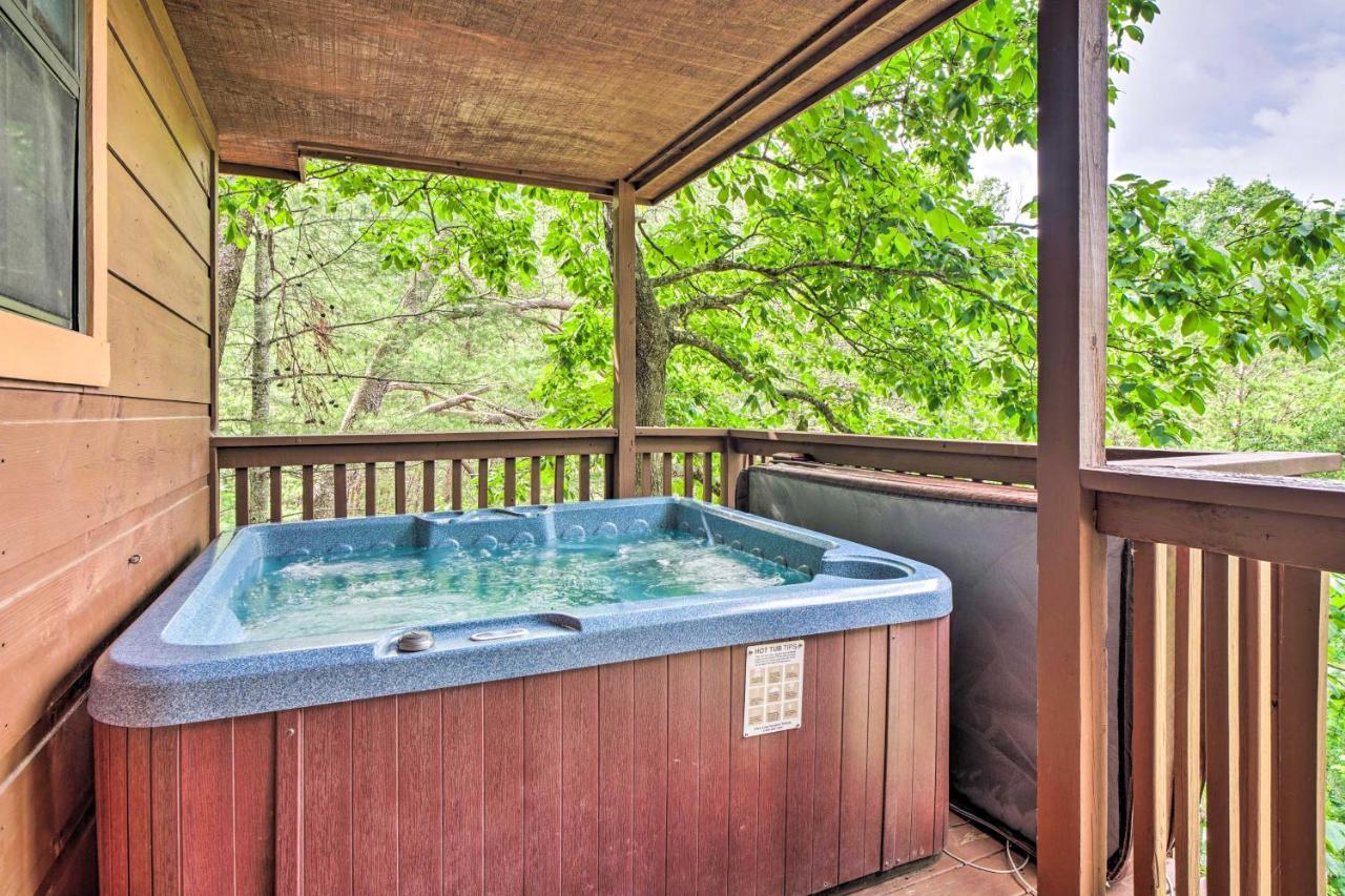 Central Sevierville Cabin With Hot Tub And Views! Ngoại thất bức ảnh