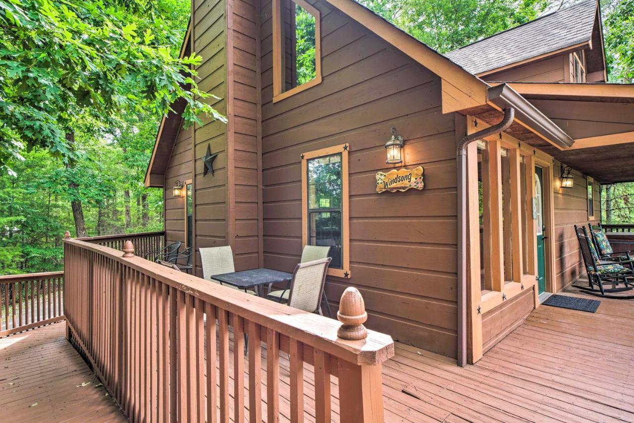 Central Sevierville Cabin With Hot Tub And Views! Ngoại thất bức ảnh