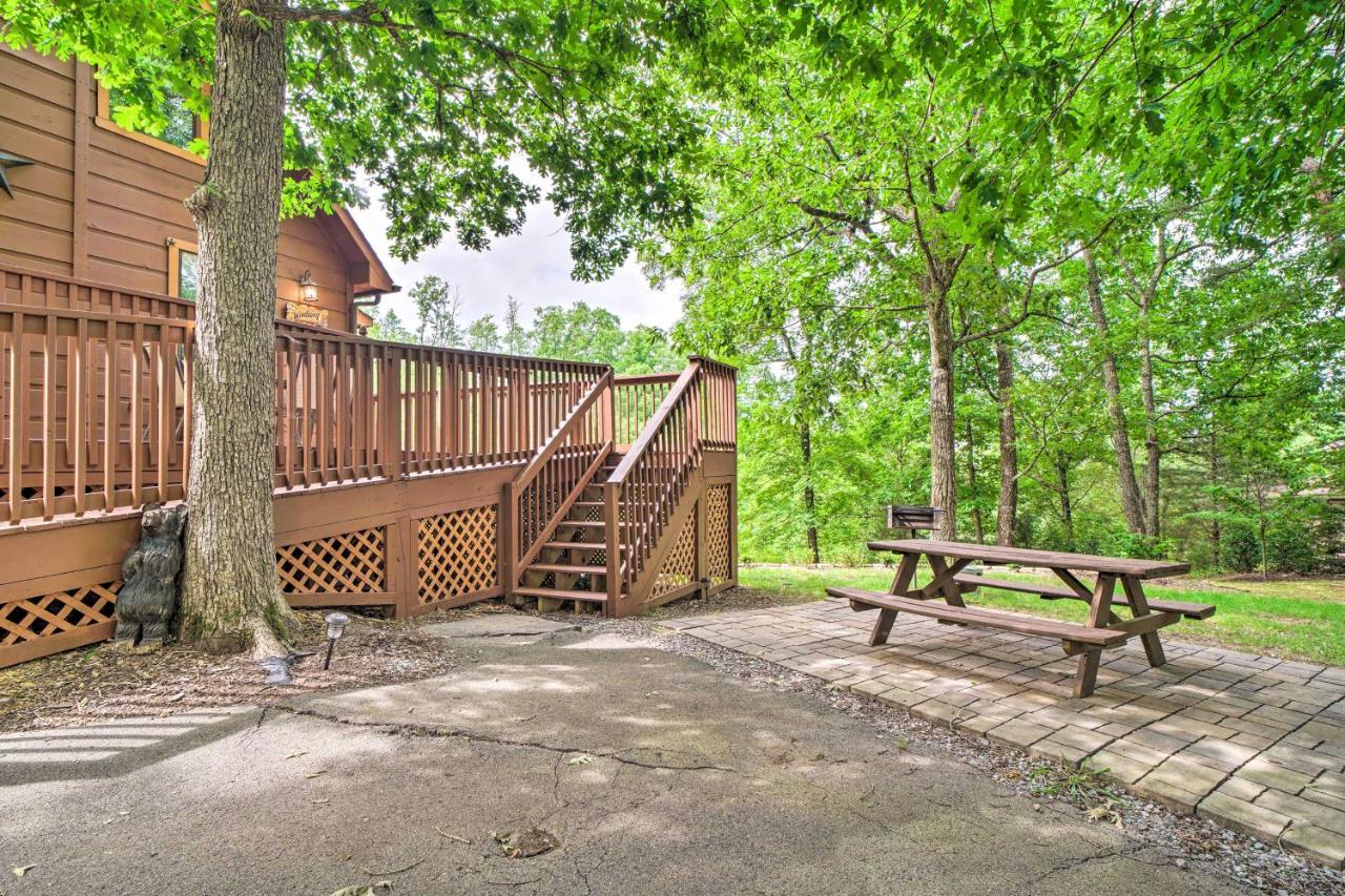 Central Sevierville Cabin With Hot Tub And Views! Ngoại thất bức ảnh
