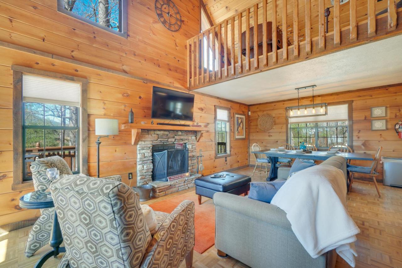 Central Sevierville Cabin With Hot Tub And Views! Ngoại thất bức ảnh