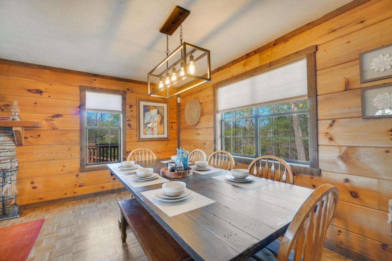 Central Sevierville Cabin With Hot Tub And Views! Ngoại thất bức ảnh