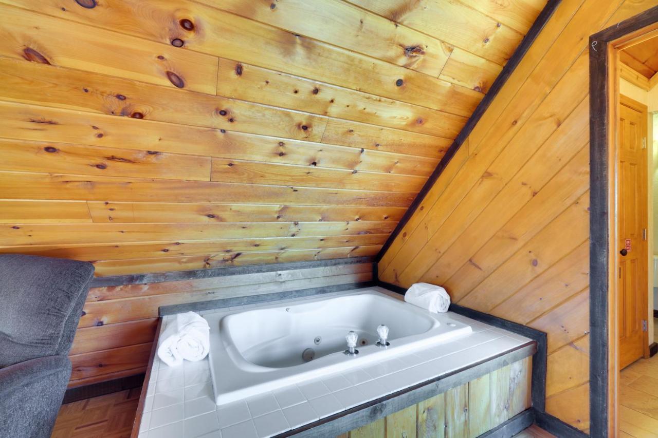 Central Sevierville Cabin With Hot Tub And Views! Ngoại thất bức ảnh