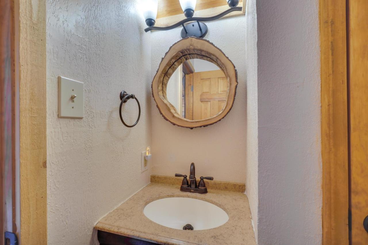 Central Sevierville Cabin With Hot Tub And Views! Ngoại thất bức ảnh